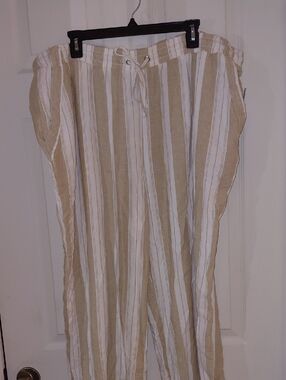 NWT Briggs Khaki & White Striped Capris 22W, Drawstring Elastic Waist, 4 Pockets